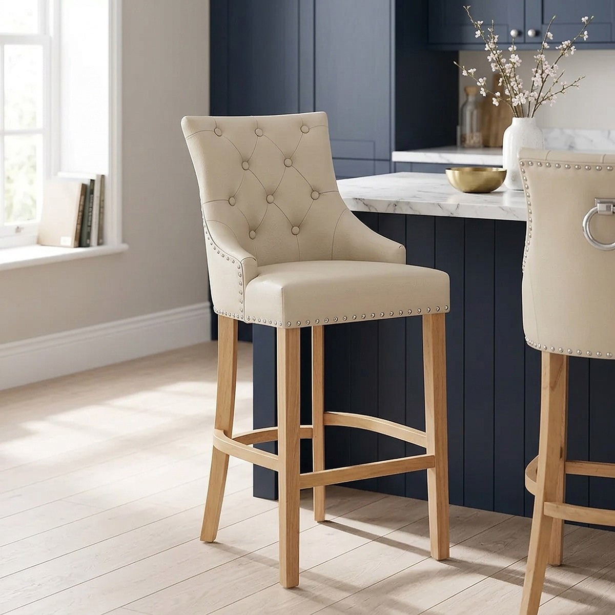 Taburete Cuero Regenerado Roble - Ascot Crema