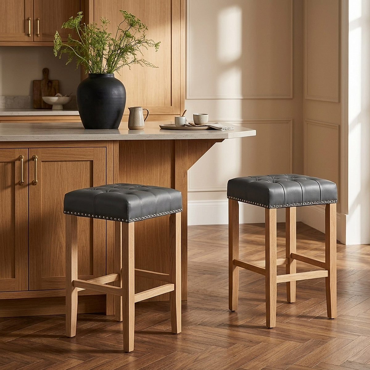 Banqueta Cuero Regenerado Madera - Chelsea Gris