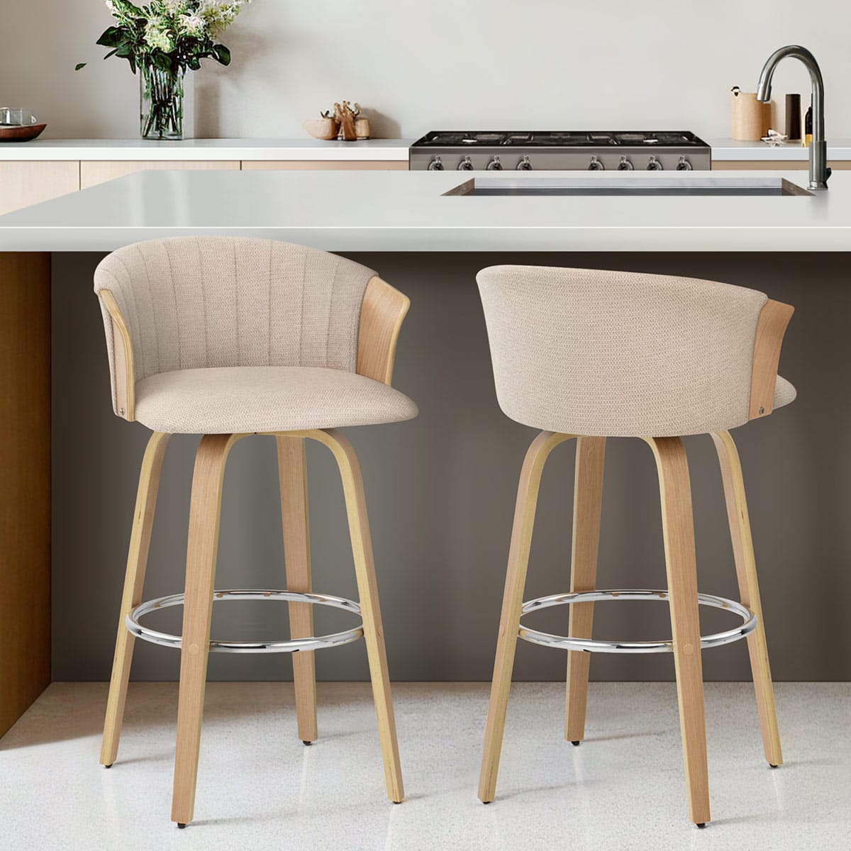 Taburete de bar Coral en roble y tela beige