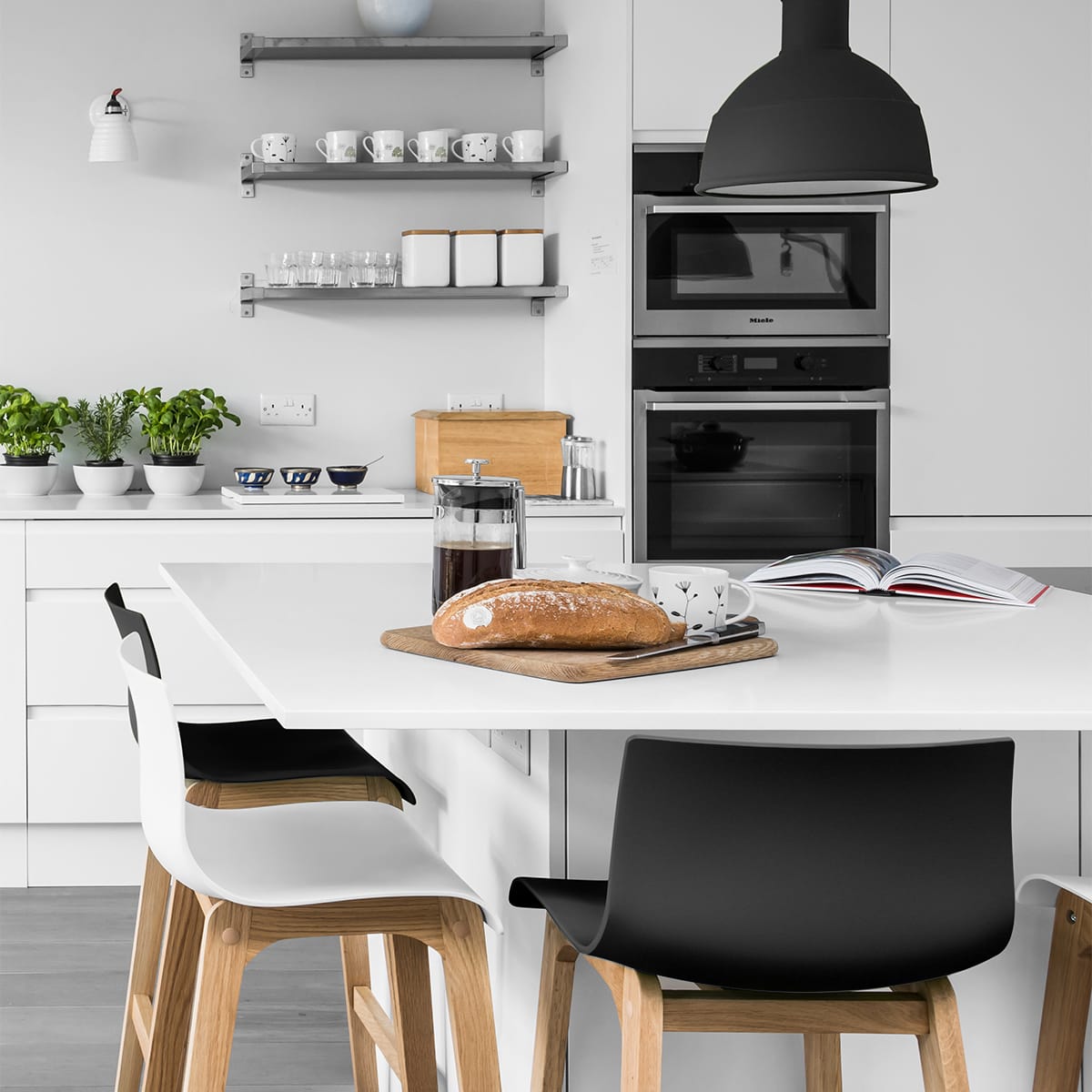 Taburete Madera Resina - Drift Alto Negro