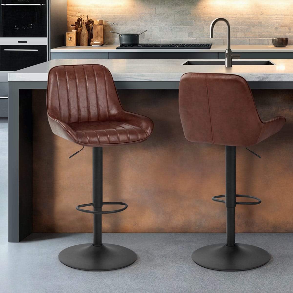 Mustang Gas Lift Bar Stool Marrón
