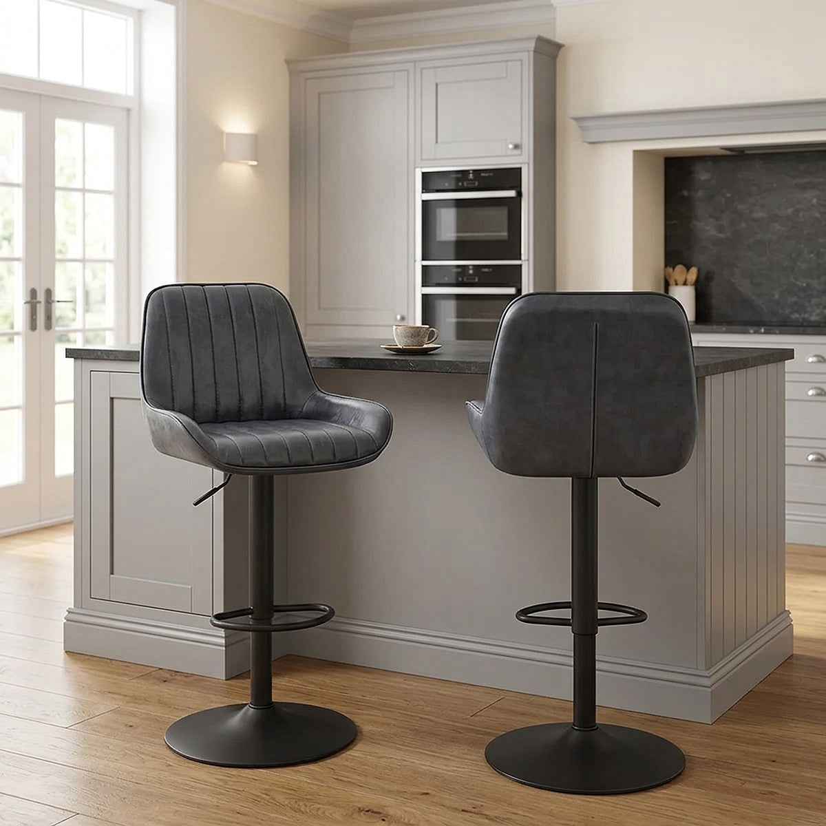 Mustang Gas Lift Bar Stool Gris